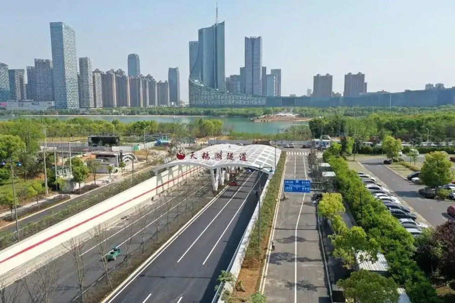 亚洲精品V天堂中文字幕