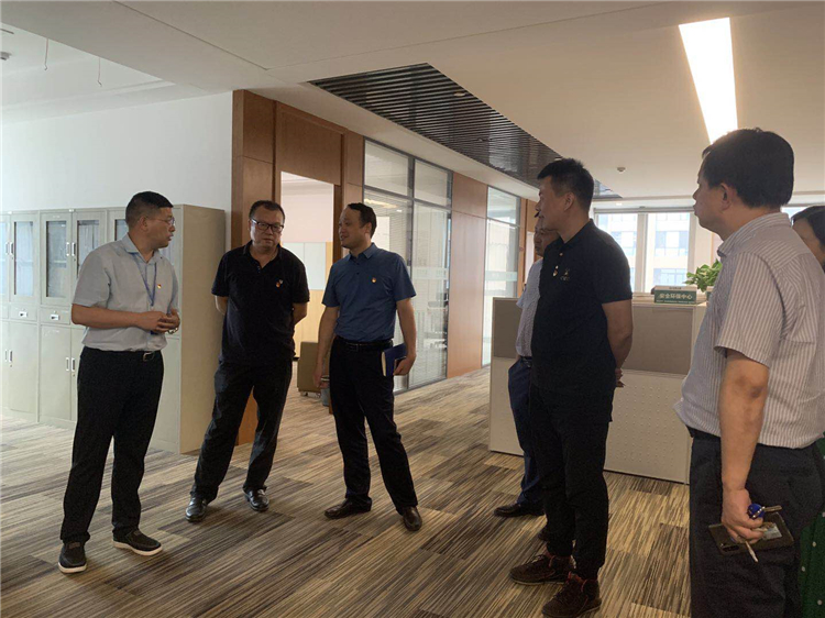 亚洲精品V天堂中文字幕