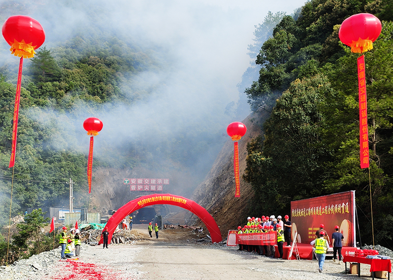 亚洲精品V天堂中文字幕